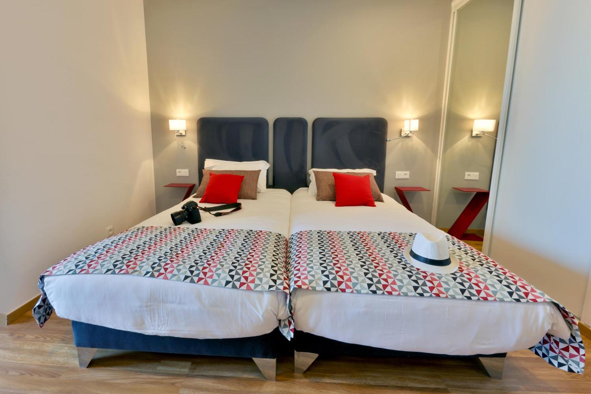 Hotel Mediterranee กาลวี ภายนอก รูปภาพ