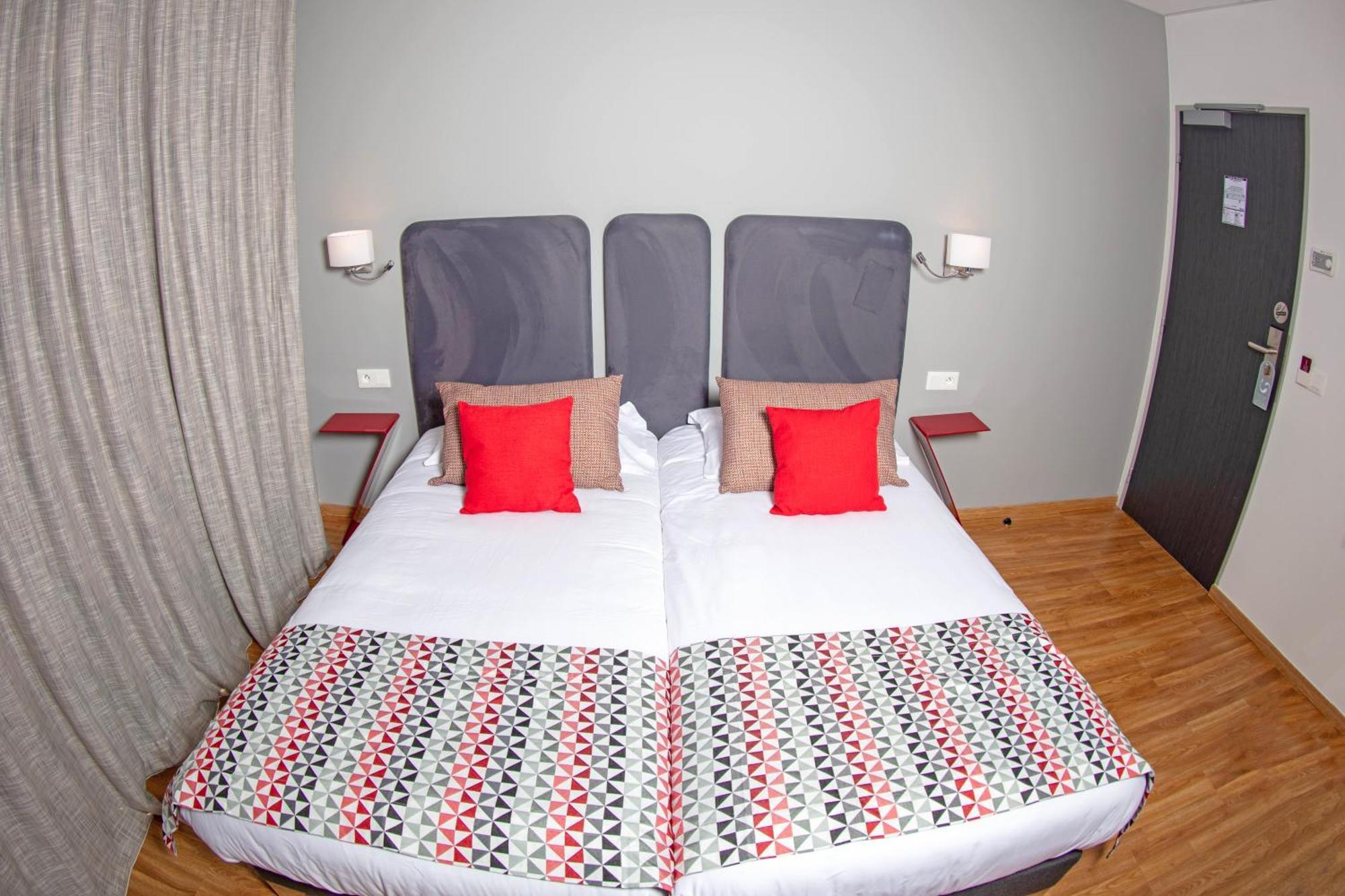 Hotel Mediterranee กาลวี ภายนอก รูปภาพ