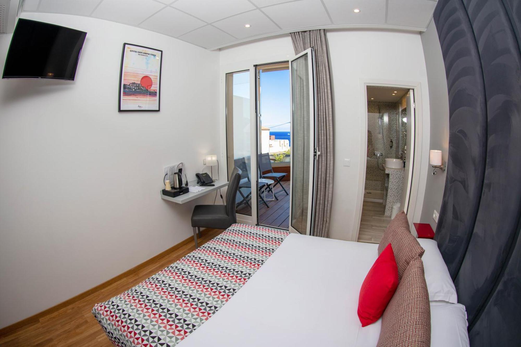 Hotel Mediterranee กาลวี ภายนอก รูปภาพ