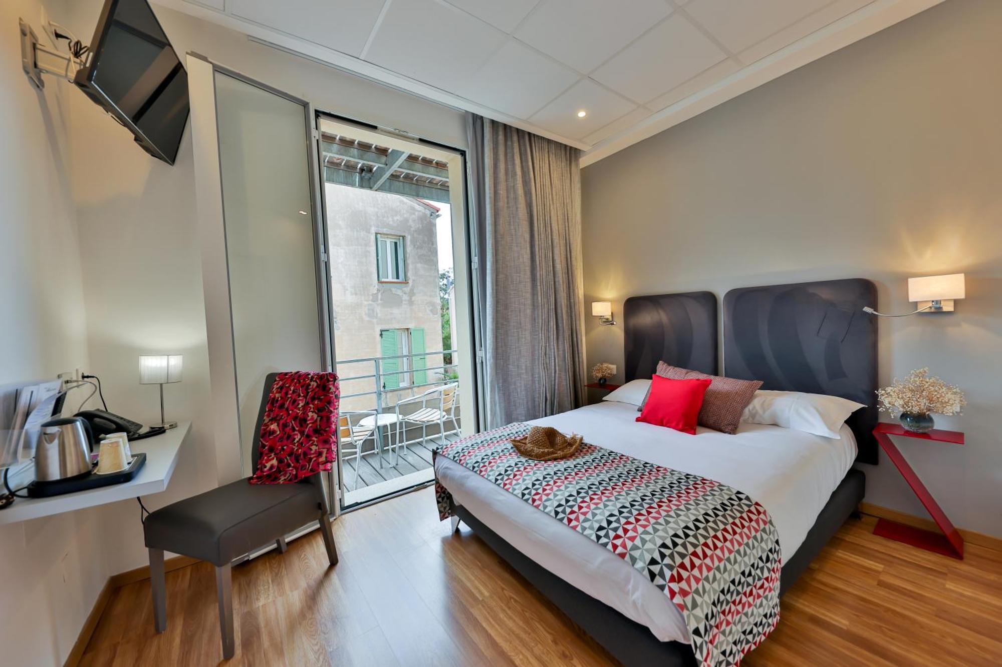 Hotel Mediterranee กาลวี ภายนอก รูปภาพ