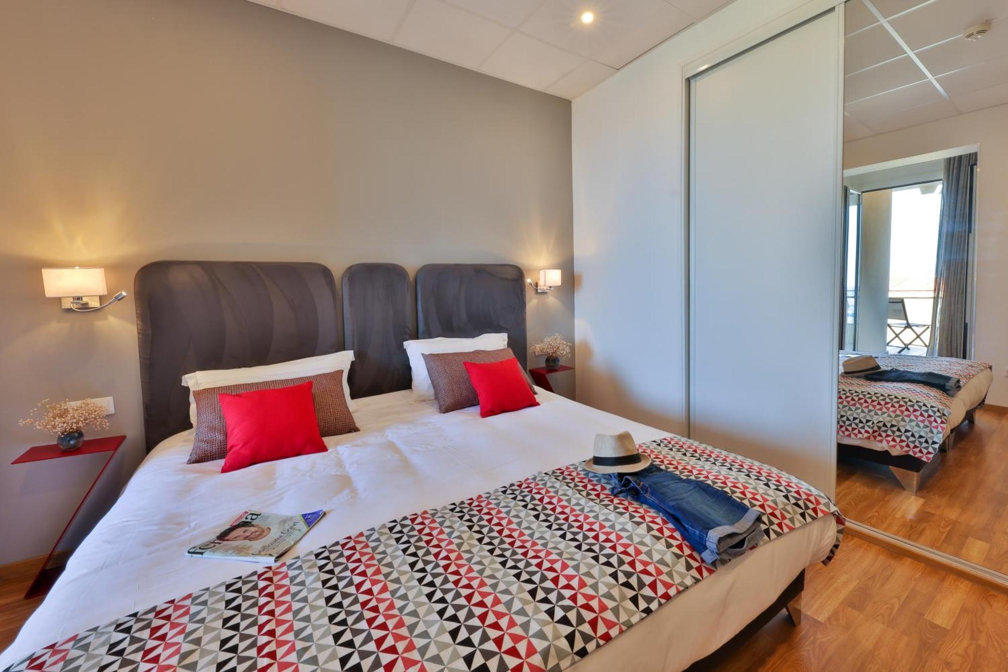 Hotel Mediterranee กาลวี ภายนอก รูปภาพ
